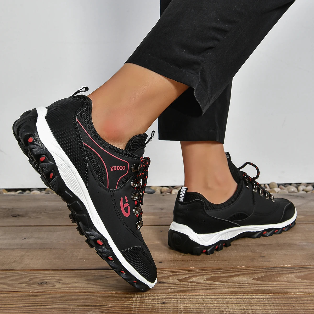 Scarpa sportiva casual, primavera/autunno, traspirante, resistente, morbida. Misura dal 39 al 48, disponibile in 3 colori.