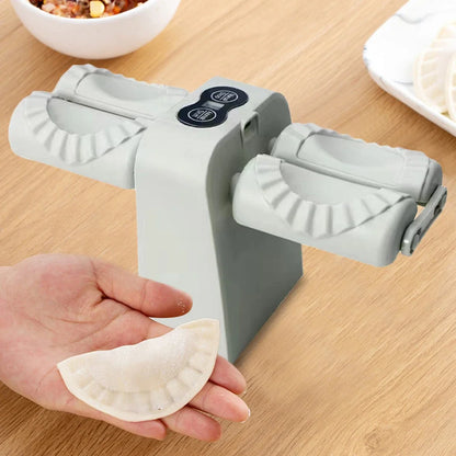 Pressa stampo automatica per ravioli. Stampo a pressione per pasticceria.