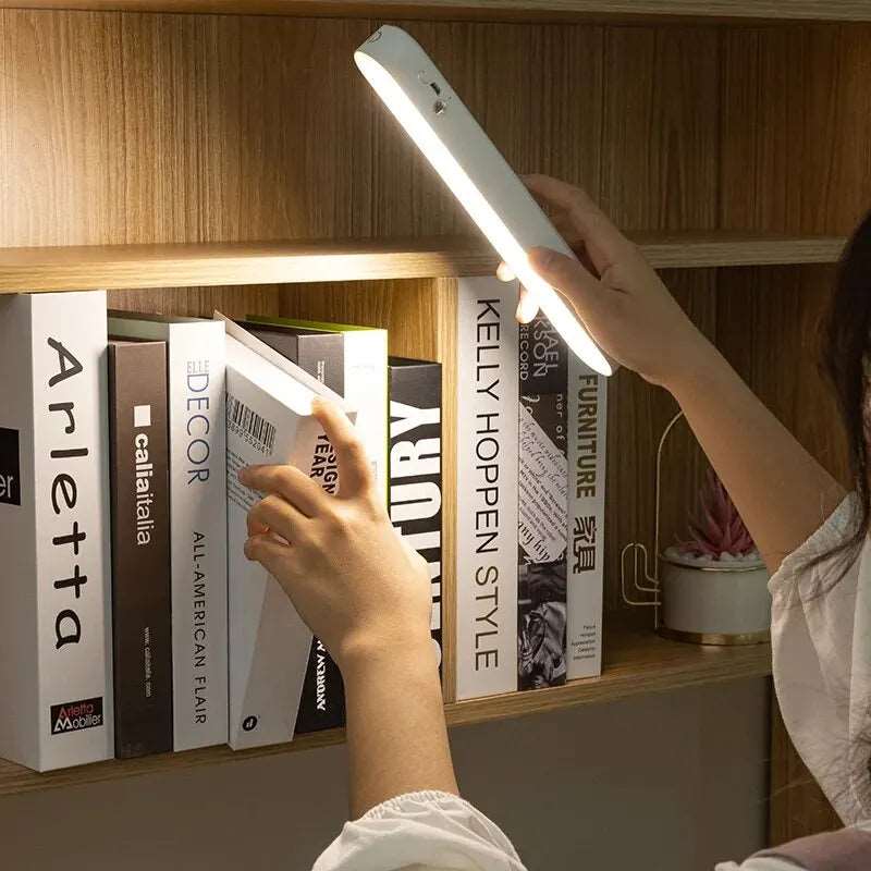 Lampada notturna decorativa per scrivania, libreria, 3D colori impostabili a piacere.
