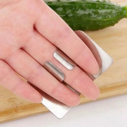 Protezione per le dita in acciaio inossidabile. Proteggi le dita mentre affetti con il coltello in cucina.