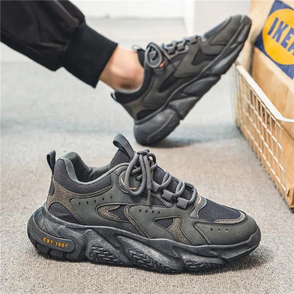 Scarpa sportiva primavera/autunno, traspirante, morbida e resistente. Misura dal 39 al 44, disponibile in più versioni e colori.