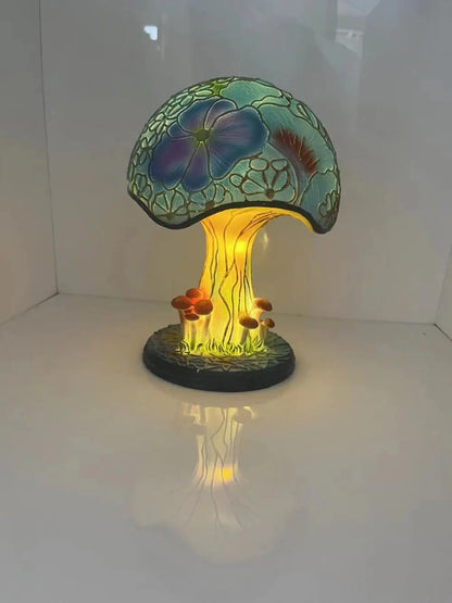Lampada da tavolo creativa della serie di piante colorate in resina. Lampada colorata crea atmosfera a forma di fiore, fungo.