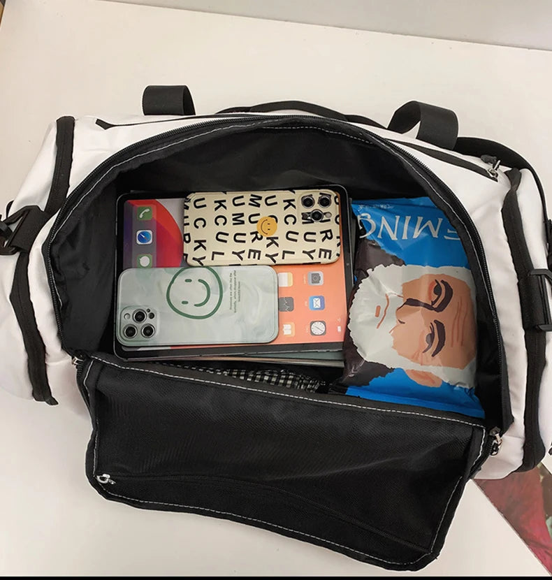 Borsa personalizzabile con foto e scritta. Di grande dimensione ideale per sport, viaggi, tempo libero.