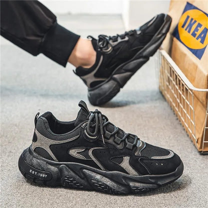 Scarpa sportiva primavera/autunno, traspirante, morbida e resistente. Misura dal 39 al 44, disponibile in più versioni e colori.