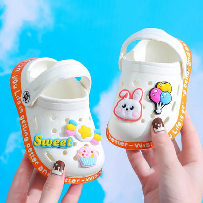 Ciabatte estive per bambino/a, con immagini. Antiscivolo e ideale per comfort, leggerezza e praticità.