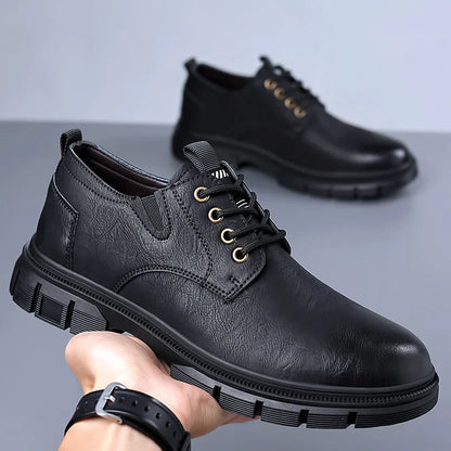 Scarpa da uomo, in pelle di alta qualità, impermeabile, traspirante, morbida e resistente.