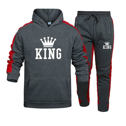 Tuta sportiva unisex autunno/inverno, completo due pezzi: pantaloni e maglia con cappuccio. Cinque colori a scelta, taglia dalla S alla 4XL.
