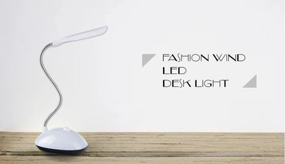 Lampada da tavolo, da scrivania a LED. Lampada da lettura.