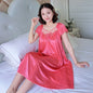 Lingerie sottoveste mezze manche da donna. Camicia da notte estiva, delicatezza, comfort e femminilità.