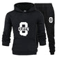 Tuta sportiva unisex autunno/inverno, completo due pezzi: pantaloni e maglia con cappuccio. Quattro colori, 2 modelli.