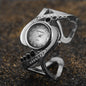 Bracciale con orologio al quarzo.  Accessorio chic, elegante, alla moda, un  dettaglio che fa la differenza.