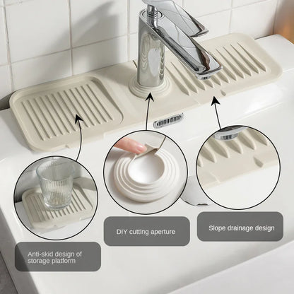 Tappetino antigoccia multiuso da lavandino per riporre il sapone da toilette. Design con pendenza per un drenaggio rapido dell'acqua.