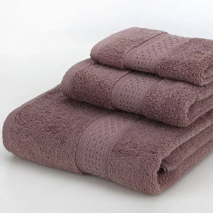 Asciugamano 100% cotone, tinta unita, 3 misure disponibili. Super assorbente e asciugatura rapida.