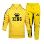 Tuta sportiva unisex autunno/inverno, completo due pezzi: pantaloni e maglia con cappuccio. Cinque colori a scelta, taglia dalla S alla 4XL.