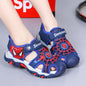 Sandali estivi "Spider-Man" per bambino  con chiusura a strappo. Antiscivolo e ideali per comfort, leggerezza e praticità.