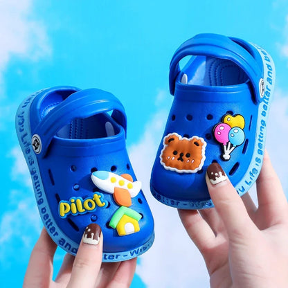 Ciabatte estive per bambino/a, con immagini. Antiscivolo e ideale per comfort, leggerezza e praticità.