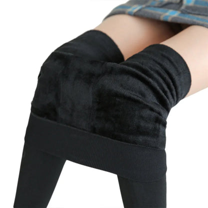 Calze/Calzamaia da donna invernali con imbottitura in pile. Otto colori a scelta, misura dalla S alla 3XL.