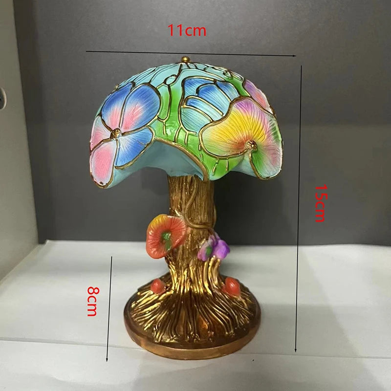Lampada da tavolo creativa della serie di piante colorate in resina. Lampada colorata crea atmosfera a forma di fiore, fungo.