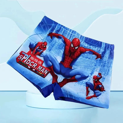 Costume Da Bagno a “Pantaloncino” da Bambino. Set Costume e Accessori con Immagini Cartoni Animati, per un Design Moderno e Colorato.