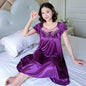 Lingerie sottoveste mezze manche da donna. Camicia da notte estiva, delicatezza, comfort e femminilità.
