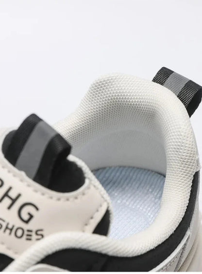 Scarpa sportiva primavera/estate da uomo, traspirante, morbida e resistente. Misura dal 39 al 44, disponibile vari modelli e colori.