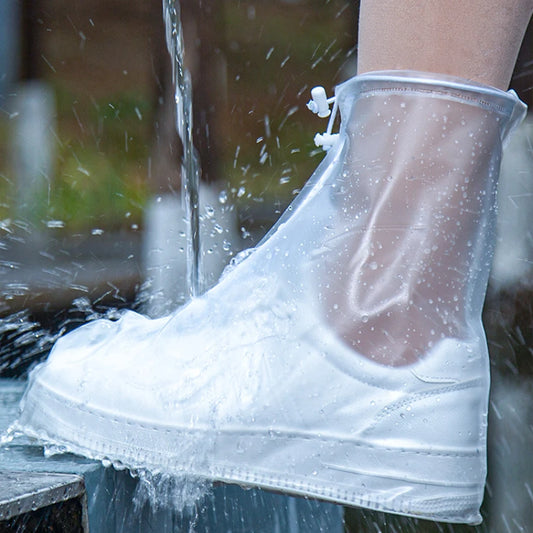 Copriscarpe Impermeabili, Antiscivolo, Riutilizzabili in gomma siliconica super elastica e resistente. Proteggi le scarpe e mantieni i piedi asciutti e caldi.