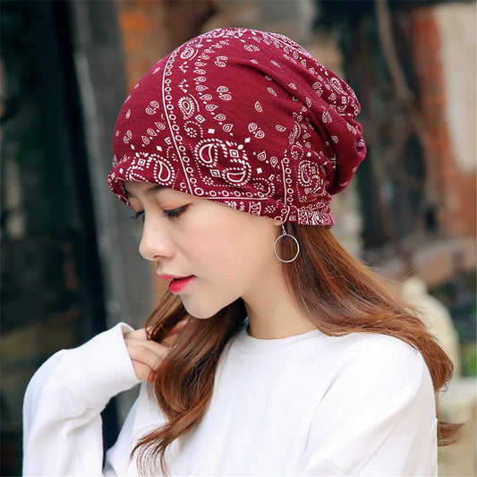 Cappello a Cuffia Casual e Colorato, Doppio Utilizzo: Cappello e Scaldacollo.
