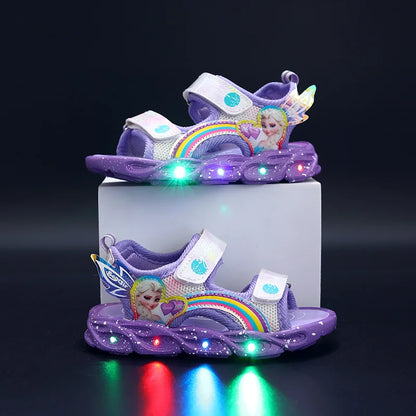 Sandali estivi per bambina, immagini “Frozen” e led colorati. Antiscivolo e ideale per comfort, leggerezza e praticità.