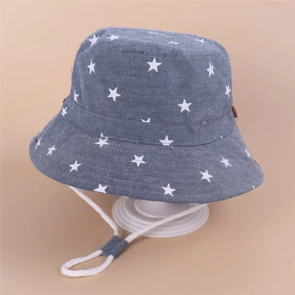 Cappello primavera/estate per bambino/a con immagini colorate. Protezione a 360° in cotone traspirante.