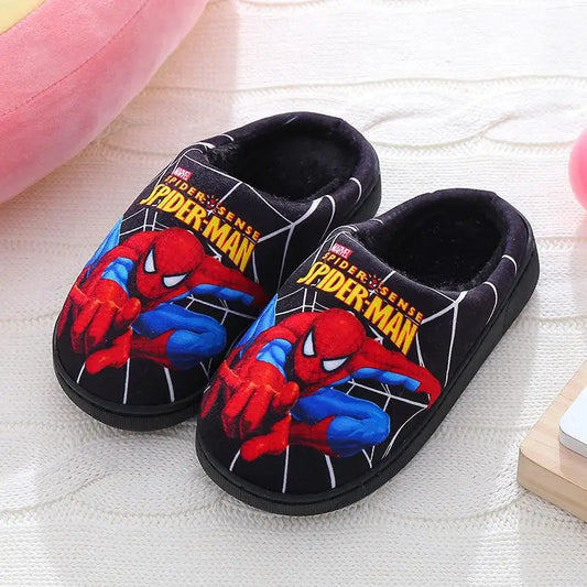 Pantofole uomo ragno in peluche ragazzo/ragazza. Calde, antiscivolo, leggere. Comfort e comodità a casa.