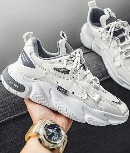 Scarpa sportiva primavera/autunno, traspirante, morbida e resistente. Misura dal 39 al 44, disponibile in più versioni e colori.