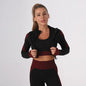 Tuta vita alta con top e felpa. Set tre pezzi sportivo/casual da donna, 10 colori, dalla S alla XL.