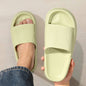 Ciabatte antiscivolo unisex. Scelta ideale per chi cerca comfort, leggerezza e praticità.