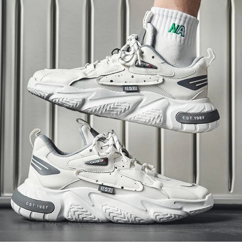 Scarpa sportiva primavera/autunno, traspirante, morbida e resistente. Misura dal 39 al 44, disponibile in più versioni e colori.