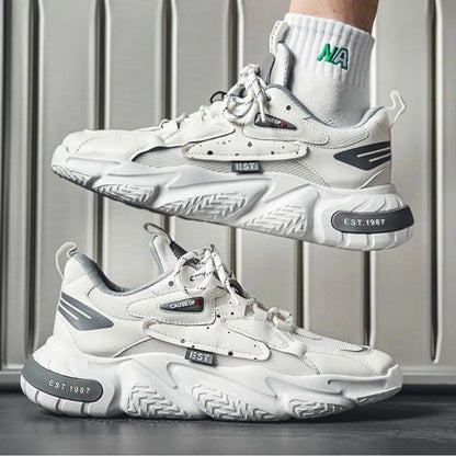 Scarpa sportiva primavera/autunno, traspirante, morbida e resistente. Misura dal 39 al 44, disponibile in più versioni e colori.