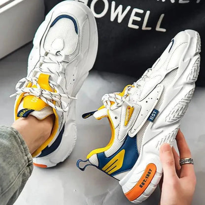 Scarpa sportiva primavera/autunno, traspirante, morbida e resistente. Misura dal 39 al 44, disponibile in più versioni e colori.