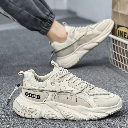 Scarpa sportiva primavera/autunno, traspirante, morbida e resistente. Misura dal 39 al 44, disponibile in più versioni e colori.