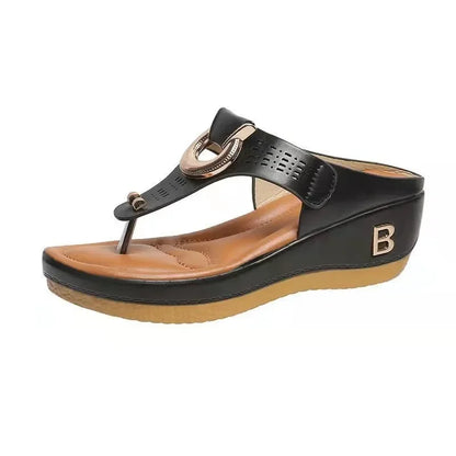 Ciabatte estive infradito da donna. Scelta ideale per chi cerca comfort, leggerezza e praticità.