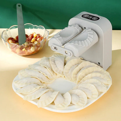 Pressa stampo automatica per ravioli. Stampo a pressione per pasticceria.