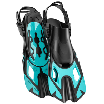 Pinne da nuoto in silicone antiscivolo. Pala corta, fibbie regolabili, flessibili e comode.