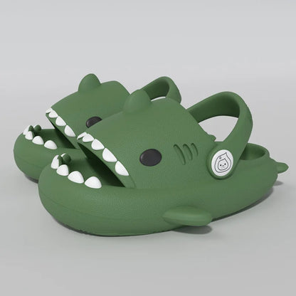 Ciabatte estive per bambini, a forma di “Squalo”. Antiscivolo e ideale per comfort, leggerezza e morbidezza.