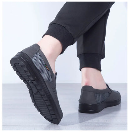Scarpa mocassino casual, estate/primavera/autunno, morbida, traspirante, resistente. Misura dal 39 al 48, disponibile in 3 colori.