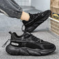 Scarpa sportiva primavera/autunno, traspirante, morbida e resistente. Misura dal 39 al 44, disponibile in più versioni e colori.