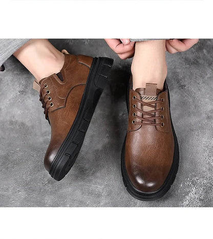 Scarpa da uomo, in pelle di alta qualità, impermeabile, traspirante, morbida e resistente.