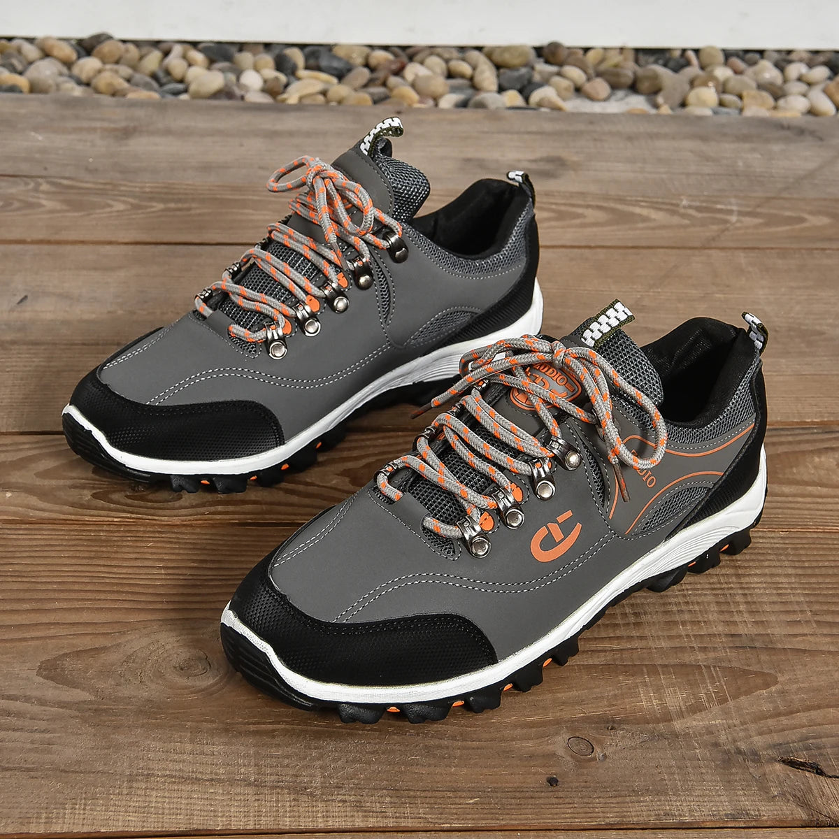Scarpa sportiva casual, primavera/autunno, traspirante, resistente, morbida. Misura dal 39 al 48, disponibile in 3 colori.