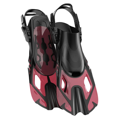 Pinne da nuoto in silicone antiscivolo. Pala corta, fibbie regolabili, flessibili e comode.