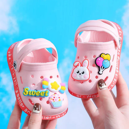 Ciabatte estive per bambino/a, con immagini. Antiscivolo e ideale per comfort, leggerezza e praticità.