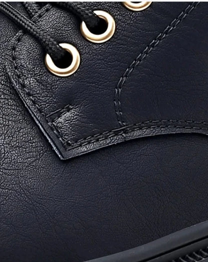 Scarpa da uomo, in pelle di alta qualità, impermeabile, traspirante, morbida e resistente.