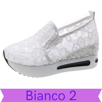 Scarpe da ginnastica estive in rete da donna. Scarpe sportive, traspiranti, casual. La scelta ideale per chi cerca comfort, leggerezza e praticità abbinati allo stile.